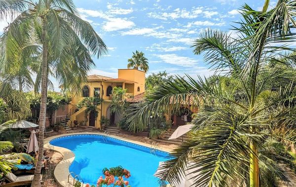 Hotel Suites La Hacienda