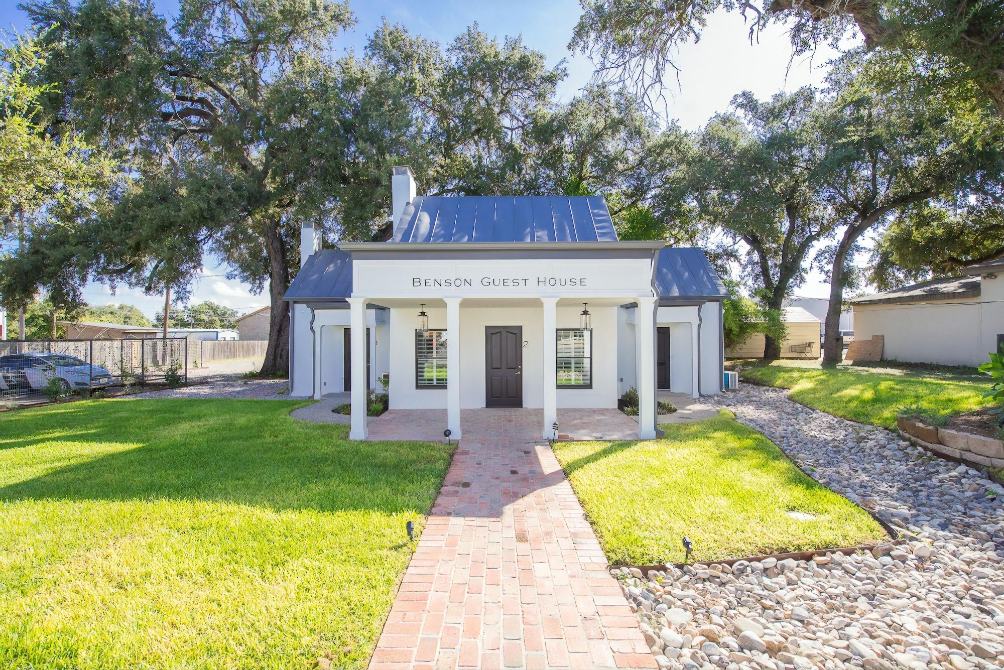 Varios Benson Guest House