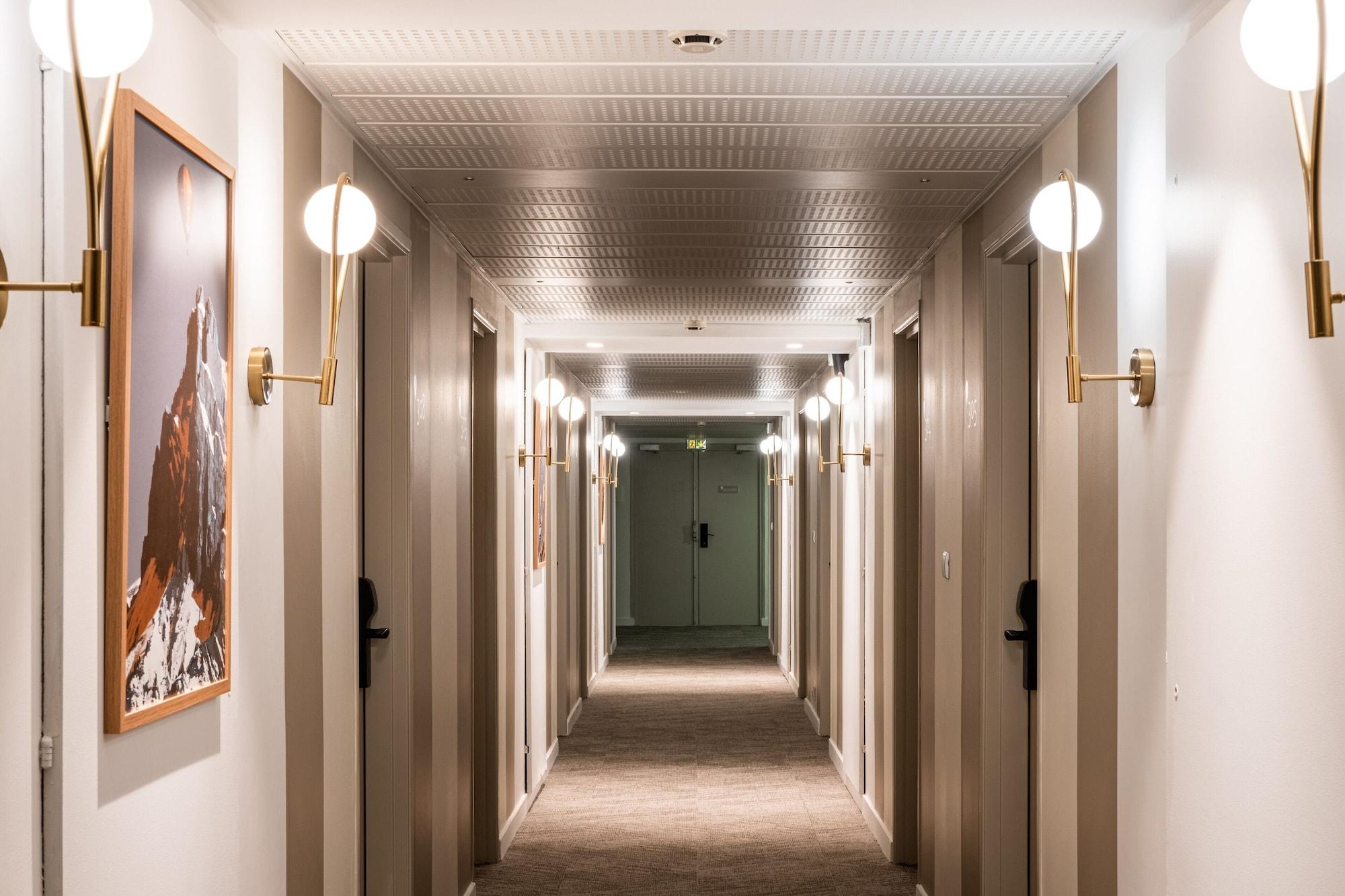 Vista Lobby Mercure Grenoble Meylan