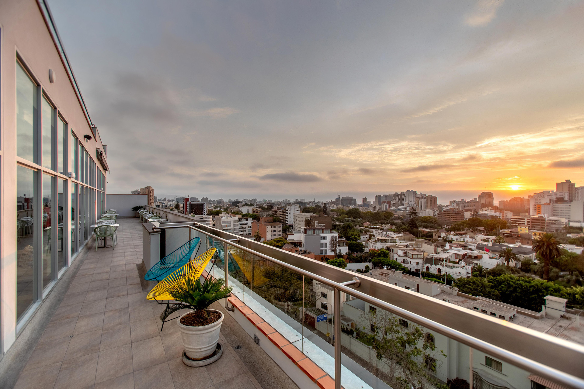 Vista Lobby Hampton by Hilton Lima San Isidro