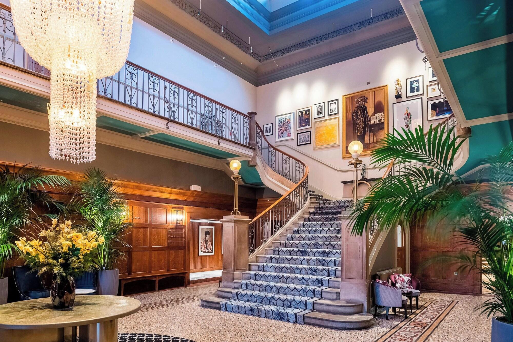 Vista Lobby The Dixon, Autograph Collection