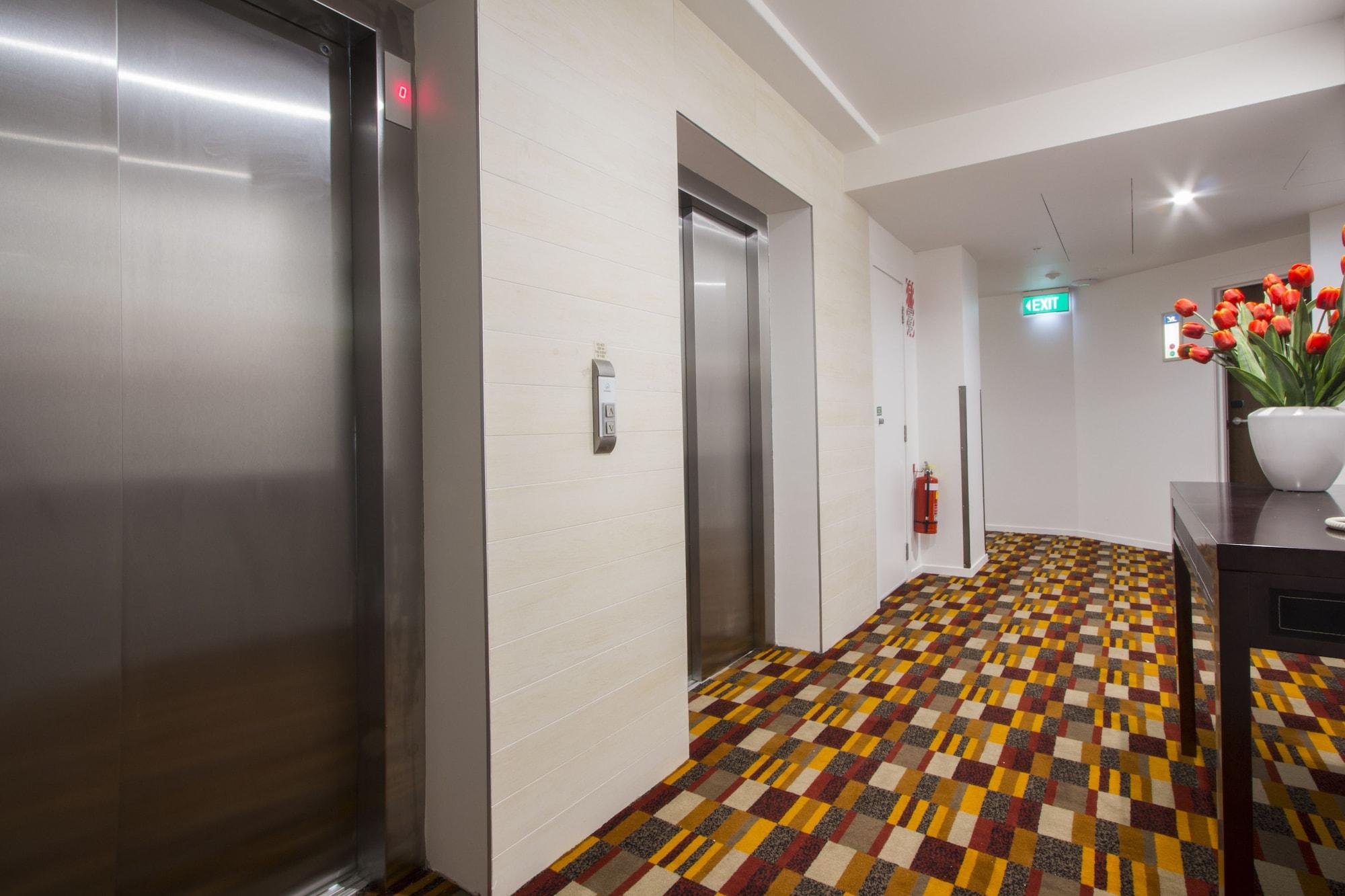Varios VR Queen Street - Hotel & Suites