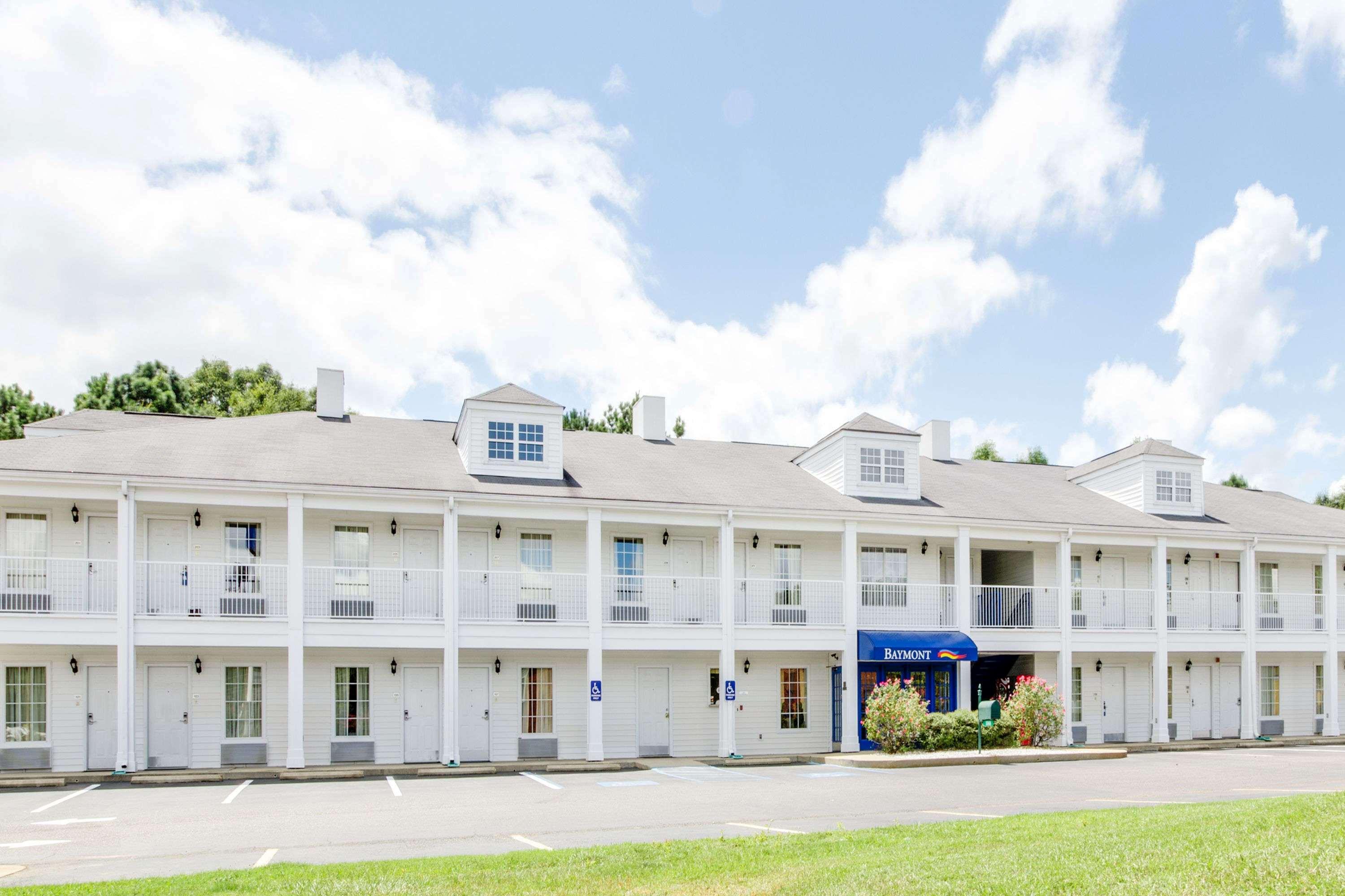 Vista Exterior Baymont by Wyndham Ozark