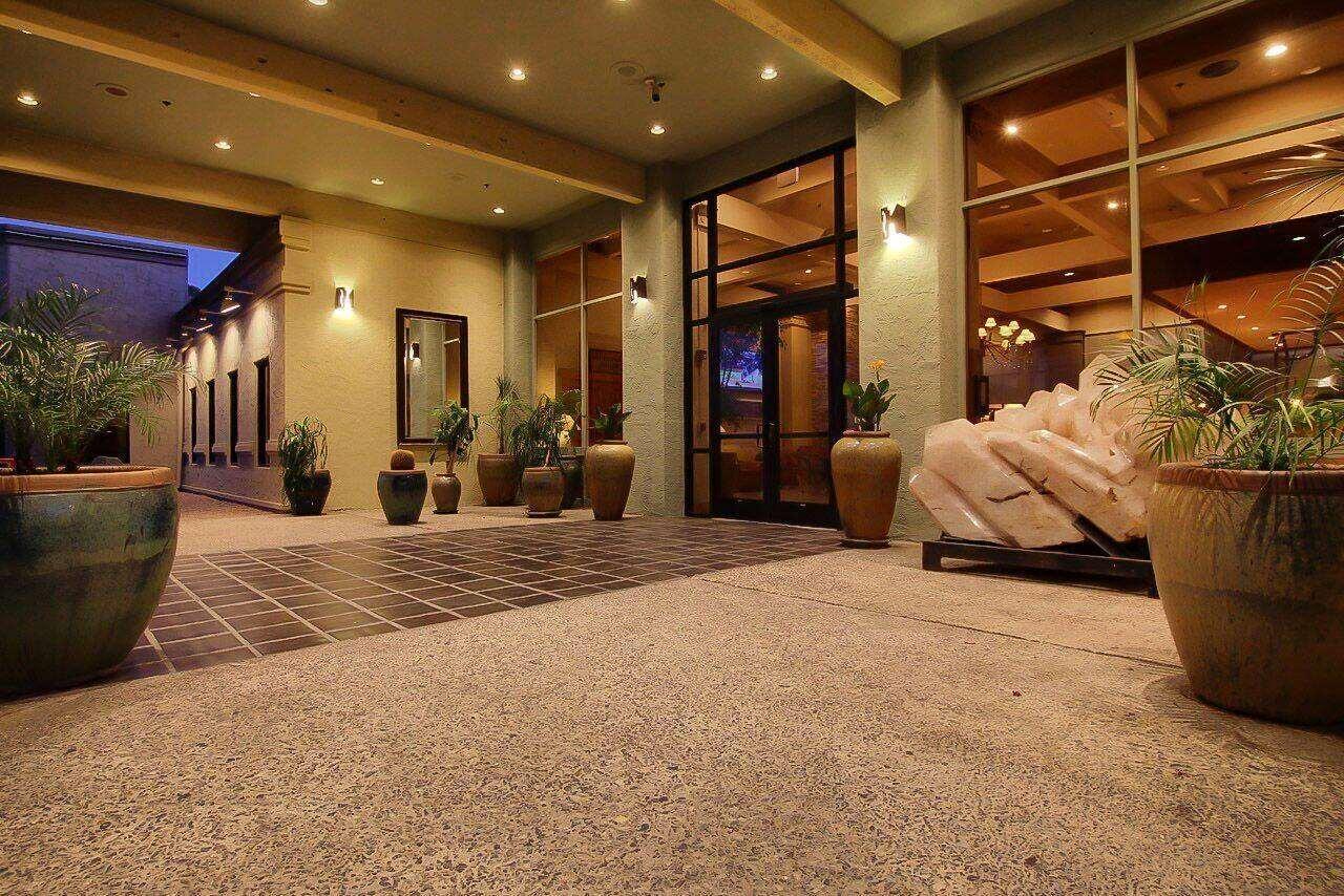 Vista Lobby Ramada by Wyndham Tucson