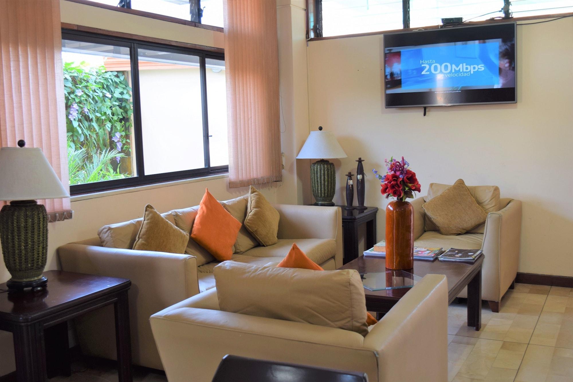 Vista Lobby Murali Hostal Guayaquil