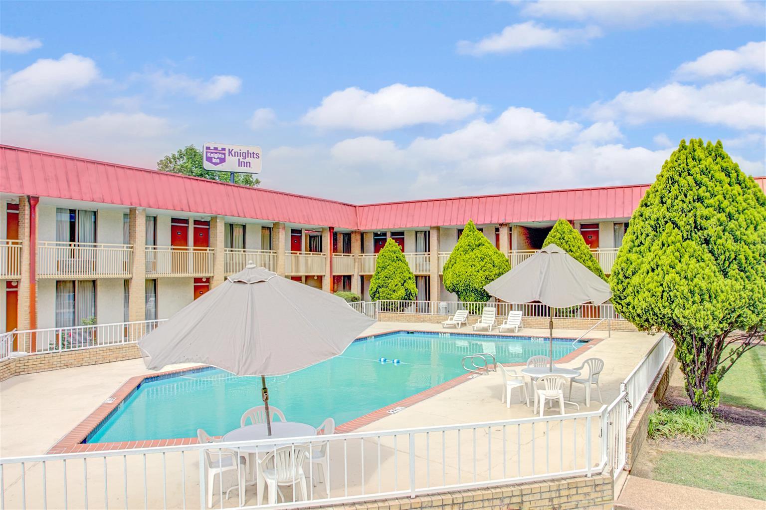 Vista Piscina Knights Inn Memphis