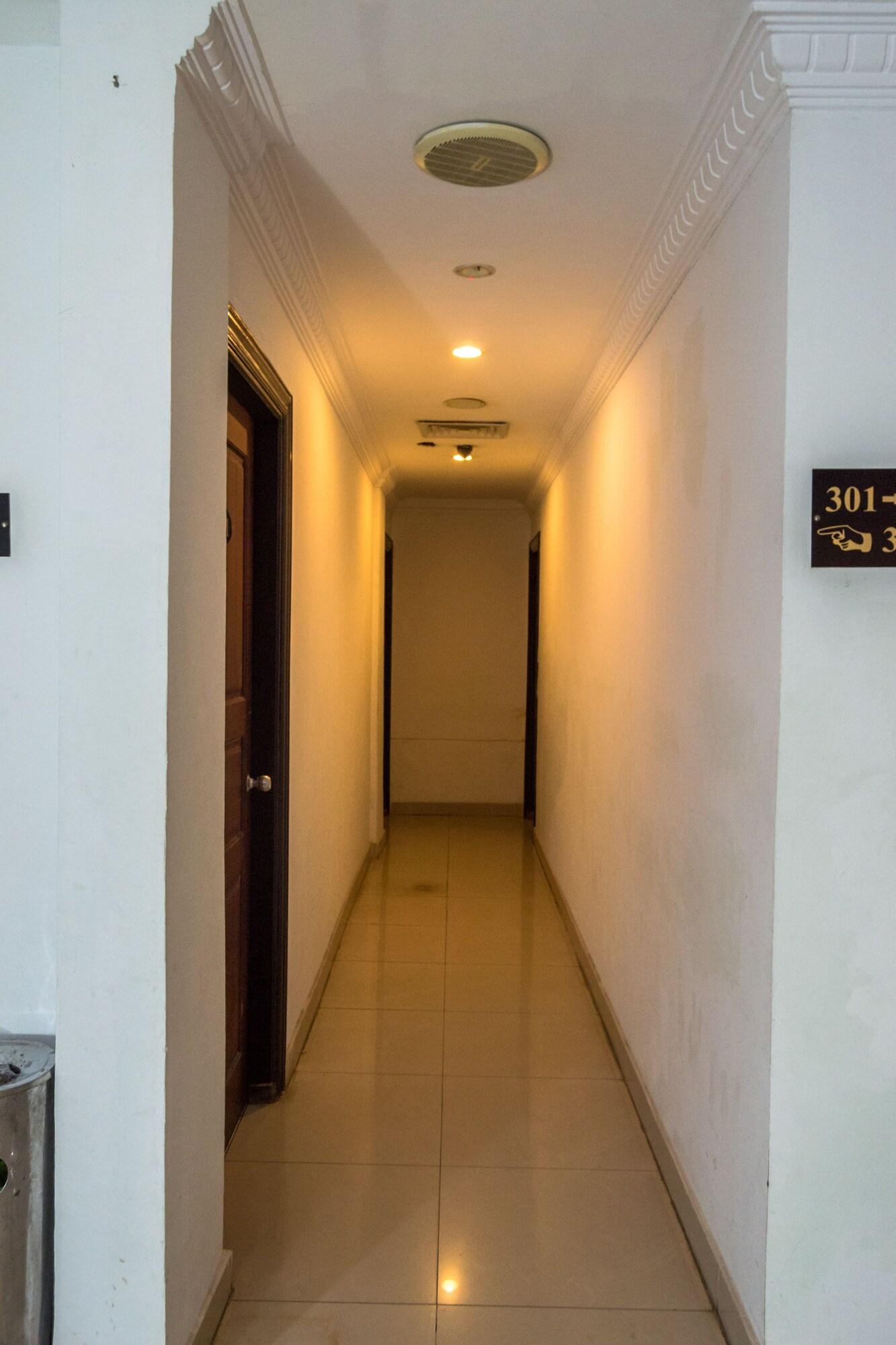 Varios Capital O 664 Romance Hotel