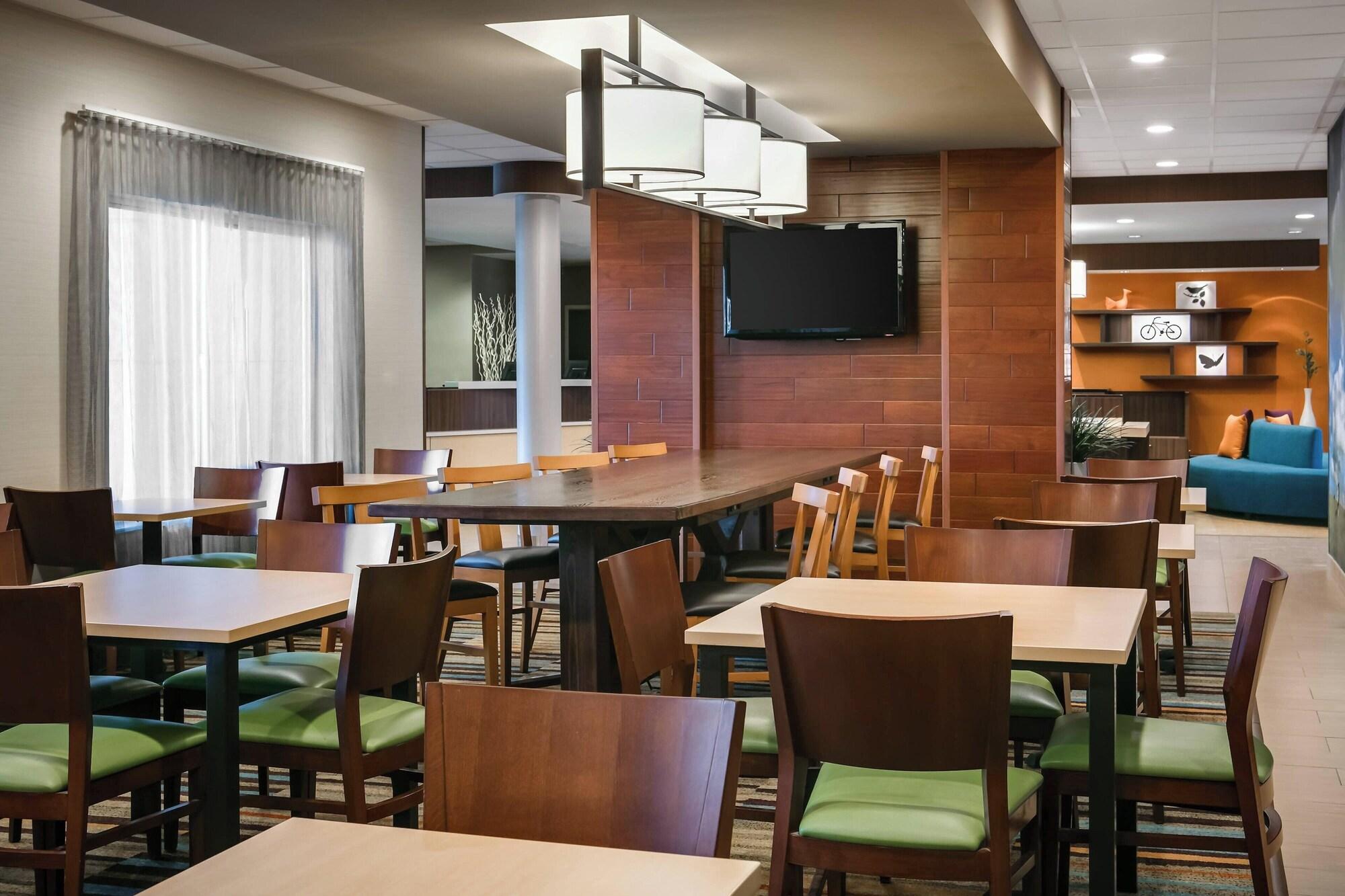Restaurant Fairfield Inn by Marriott Manhattan