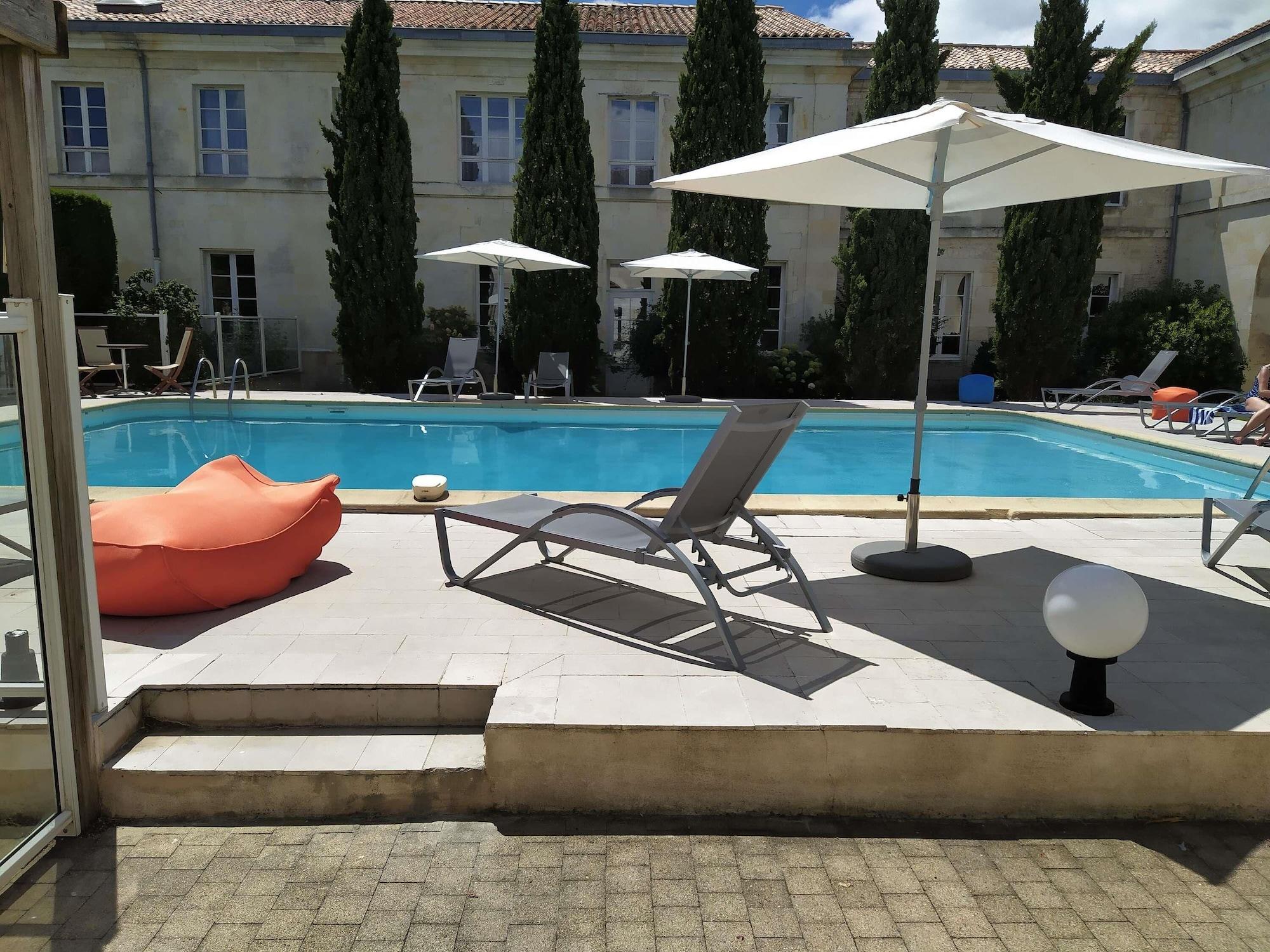 Vista Piscina Mercure Rochefort La Corderie Royale