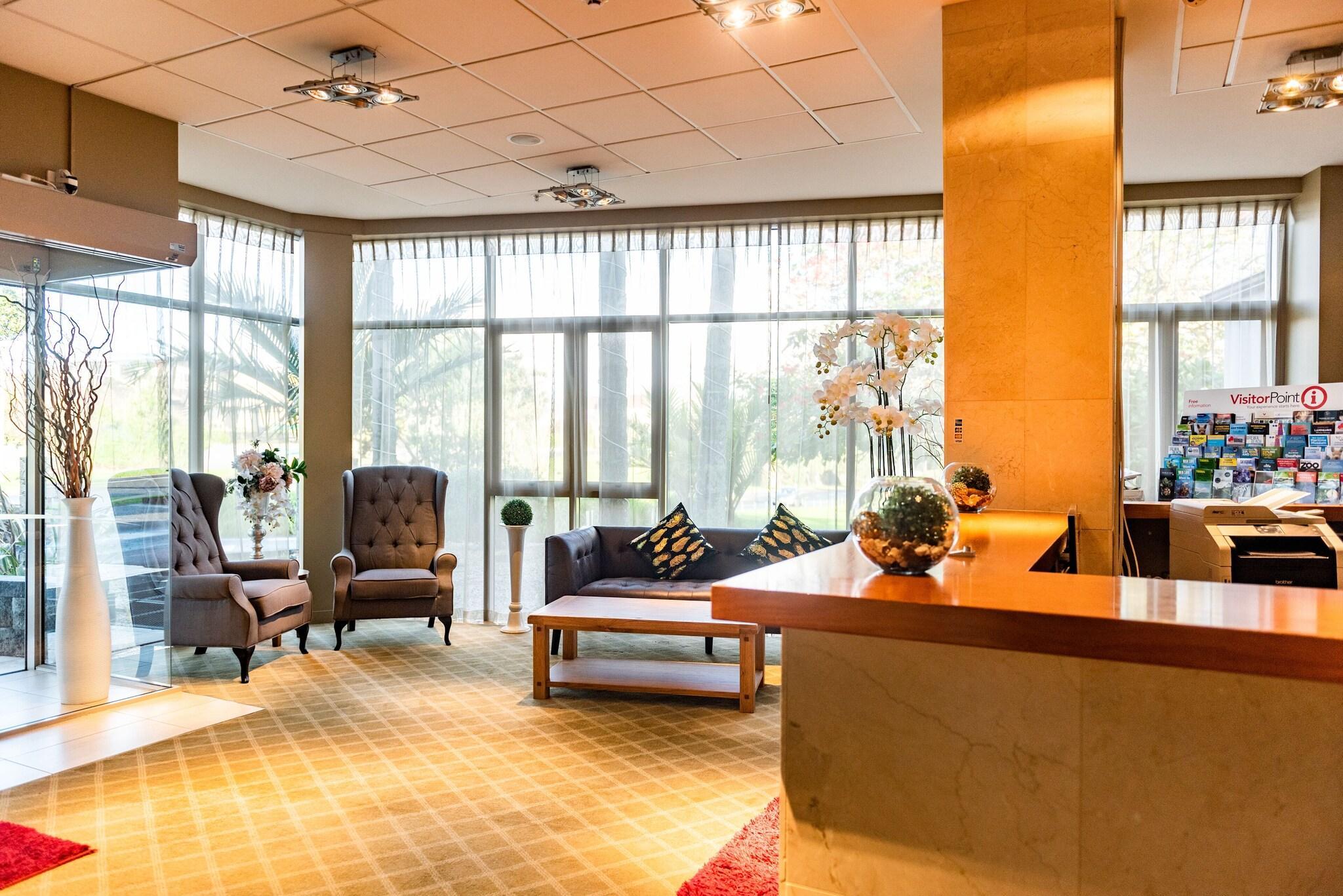 Vista Lobby Ocean Breeze Hotel