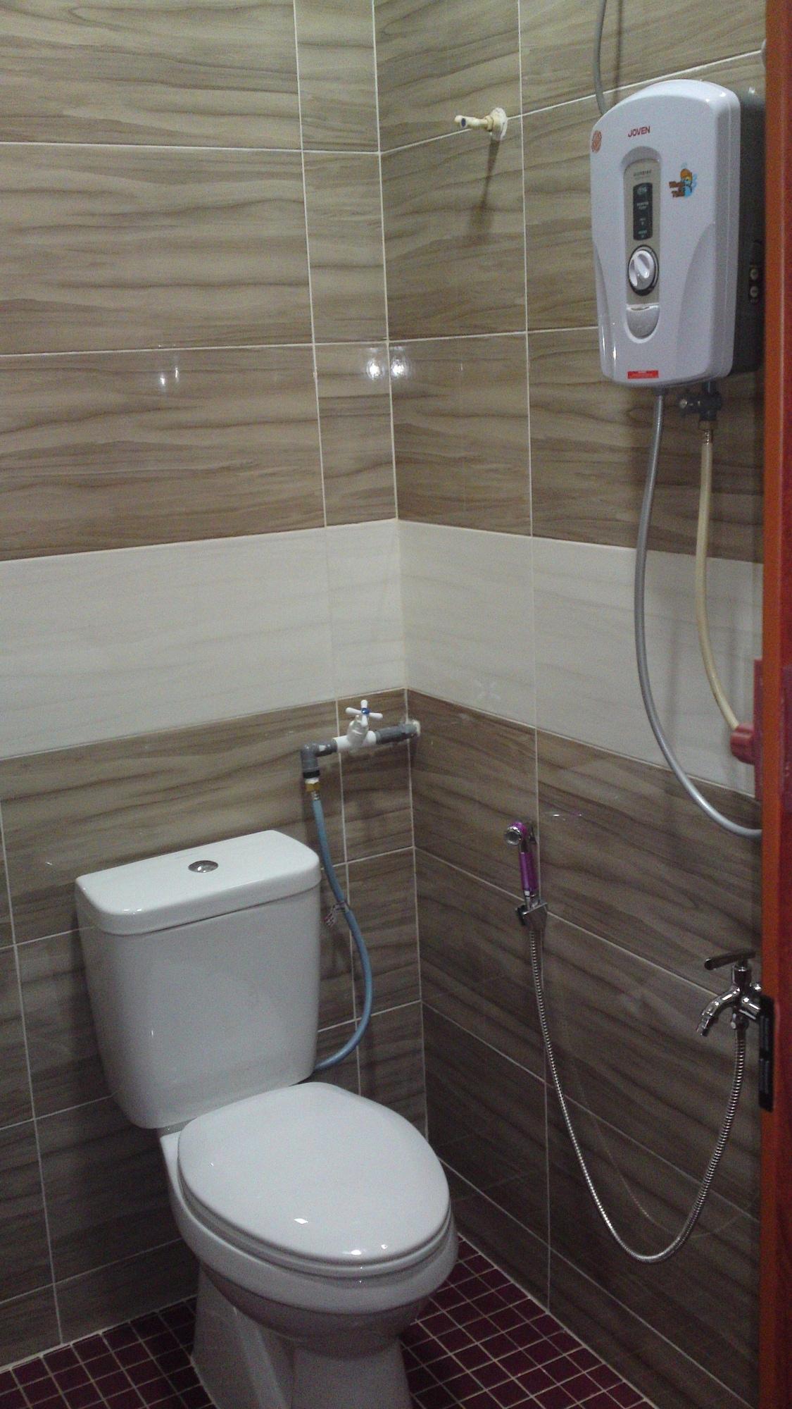 Equipamiento de Habitación Suria Cameron Hotel