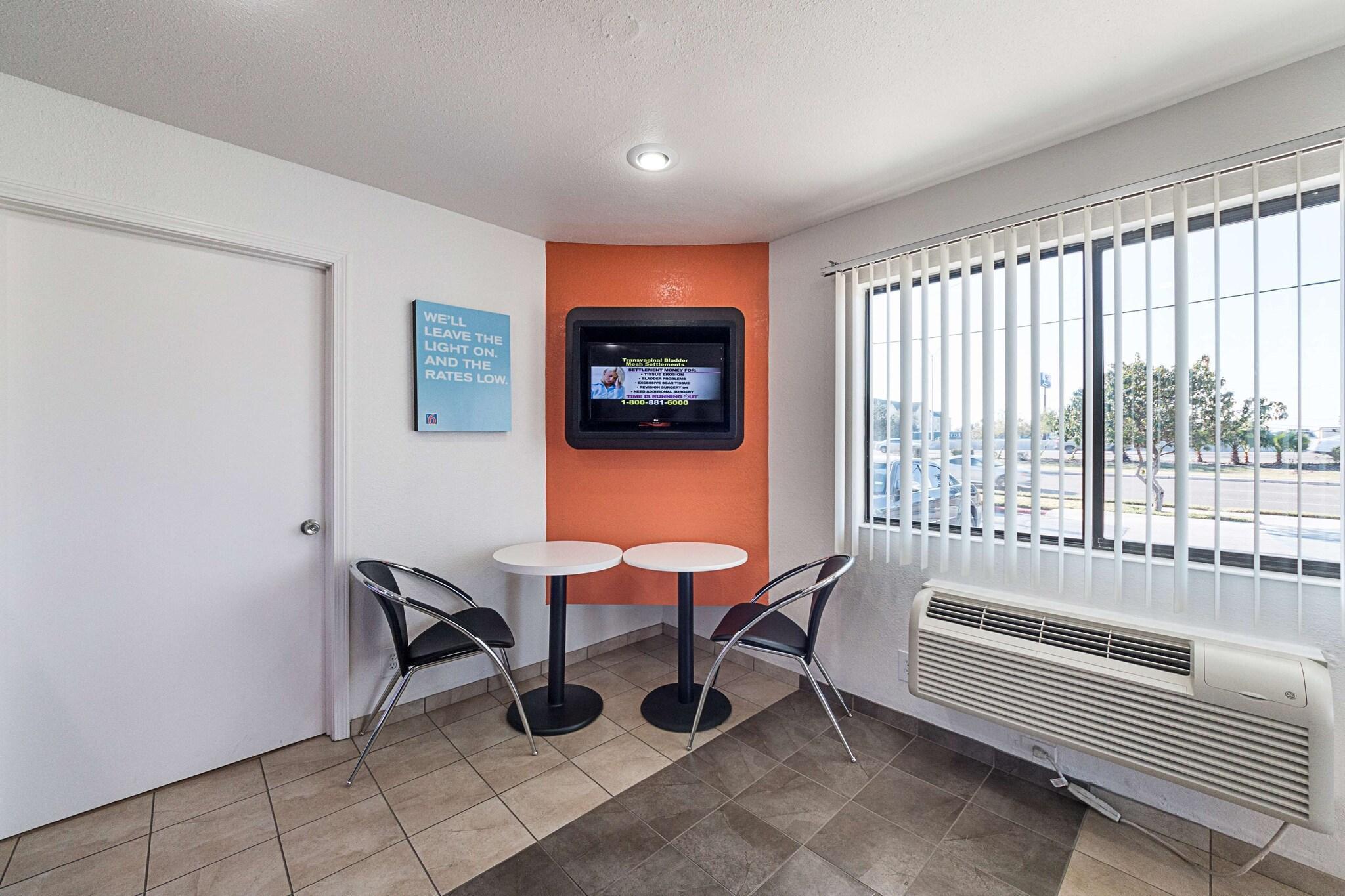 Vista Lobby Motel 6 Mcallen Tx