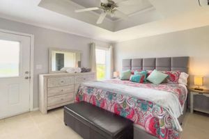 Alquiler Vacacional - Migrate Beach Chalets #2, sleeps 7. N Palmetto Point. WiFi. AC. Pools. Paradise!