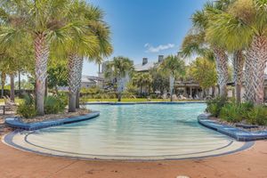 Alquiler Vacacional - Luxe Beachfront Windmark Cottage w/ Deck!