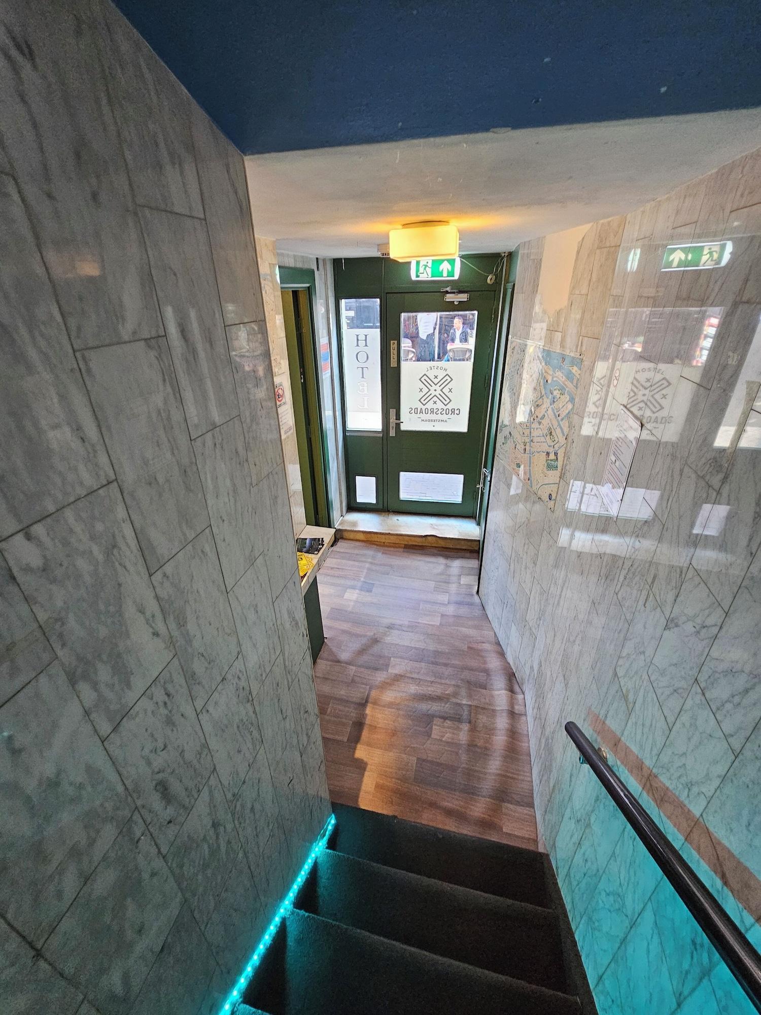 Varios Crossroads Hostel Amsterdam