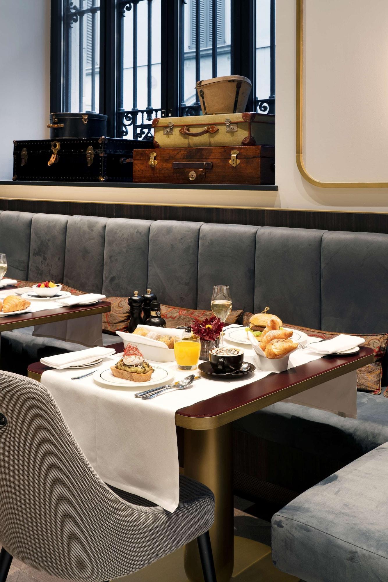 Restaurant Radisson Collection Hotel, Palazzo Touring Club Milan