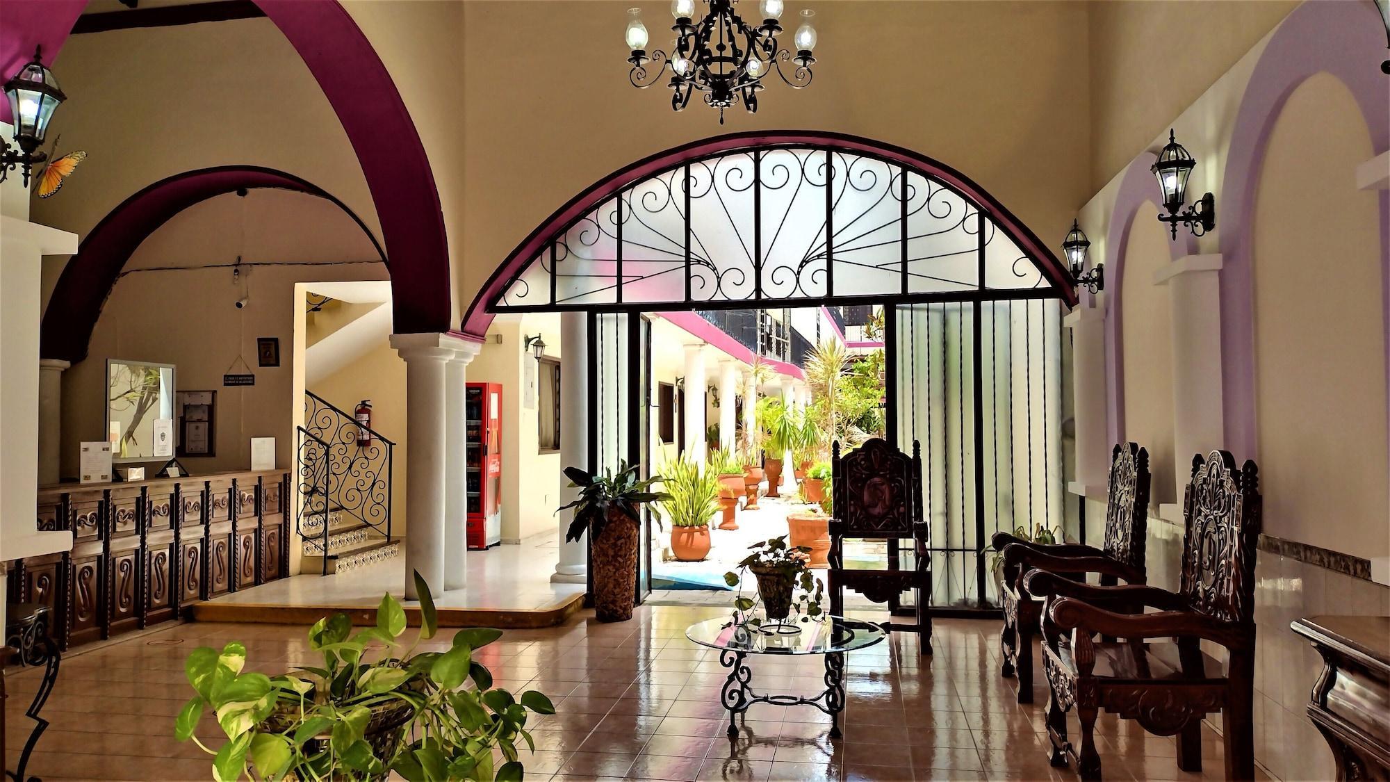 Vista do lobby Hotel San Juan Mérida