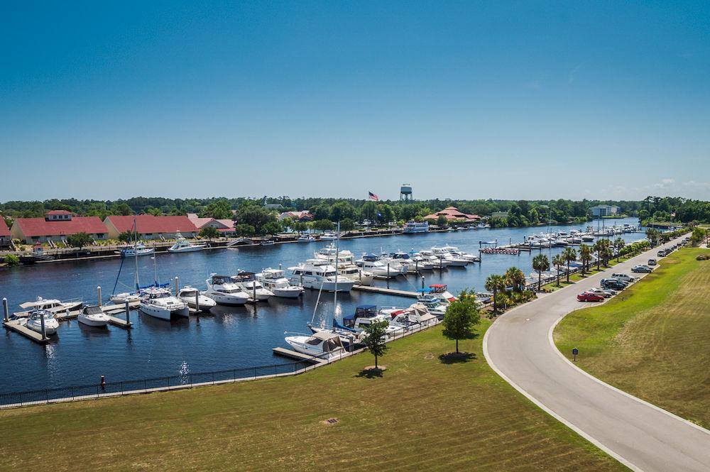 Varios Barefoot Resort & Yacht Club