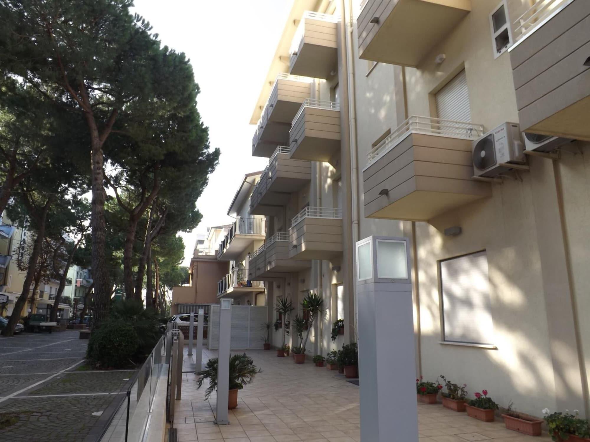 Vista Exterior Hotel Muccioli