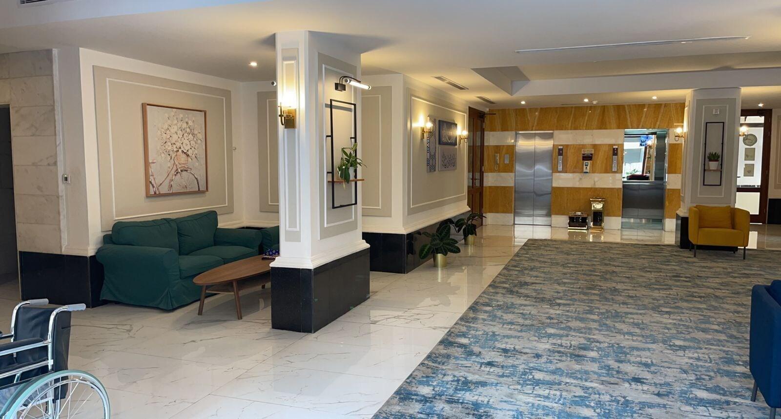 Vista Lobby rooms