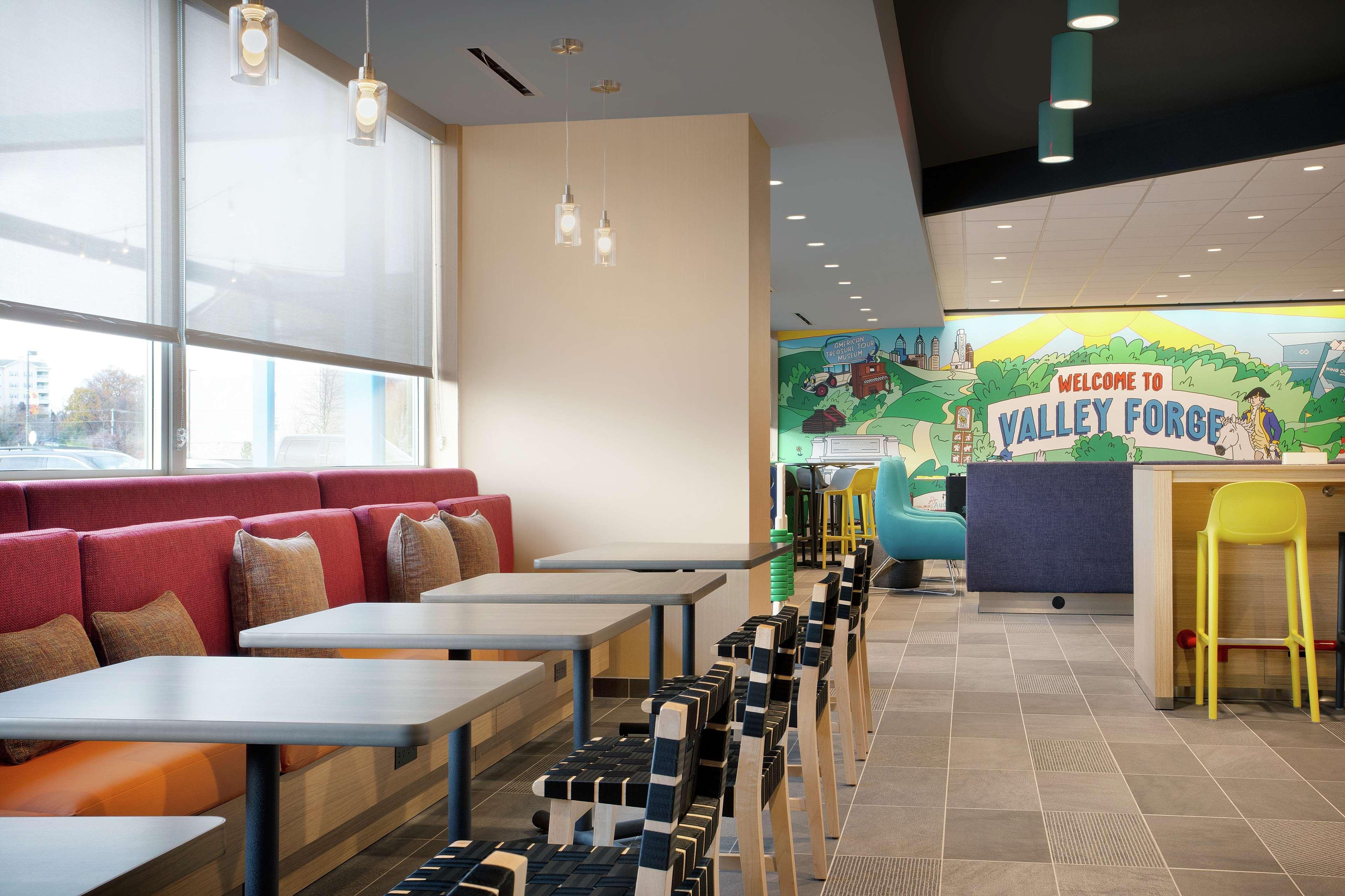 Vista Lobby Tru by Hilton Audubon Valley Forge