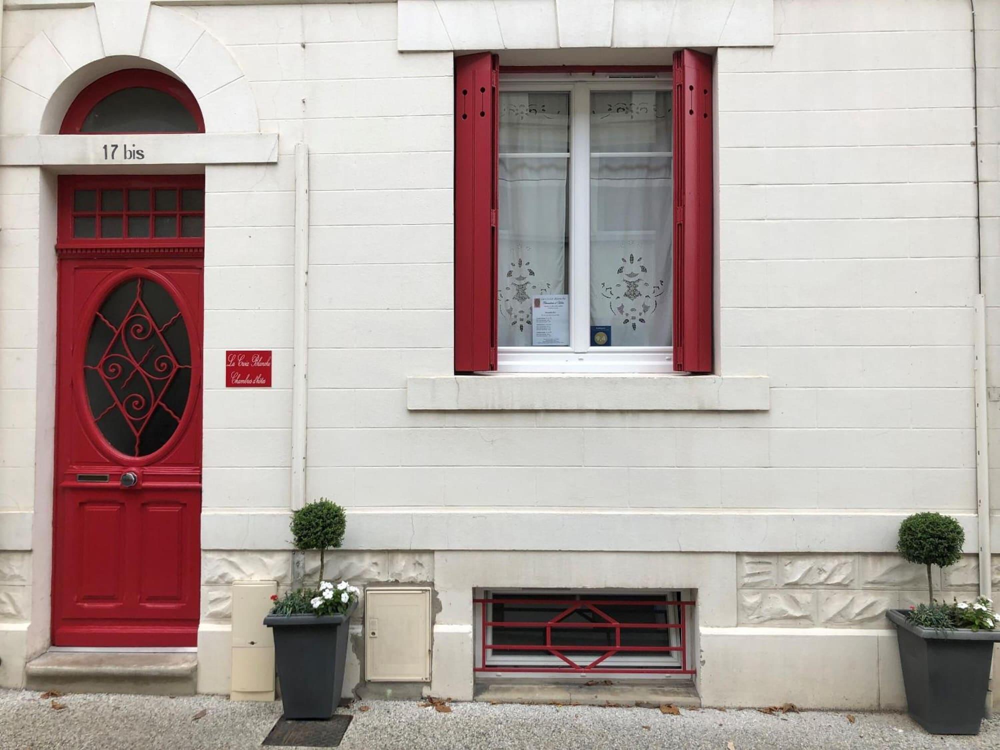 Vista Exterior La Croix Blanche