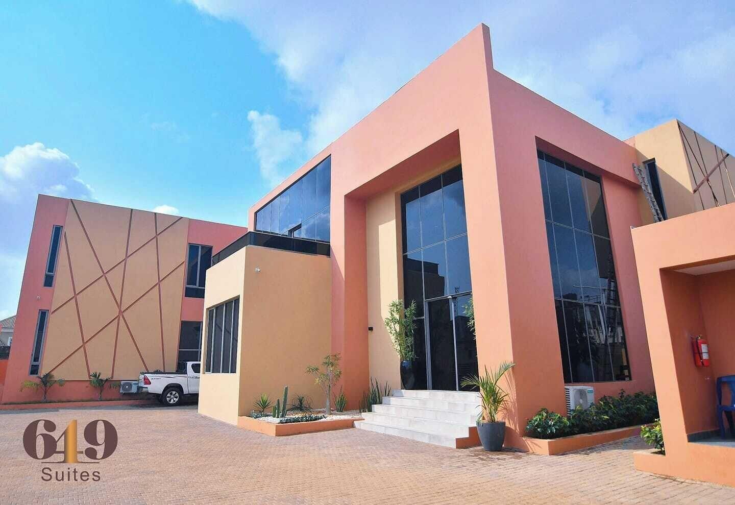 Varios 649 Suites