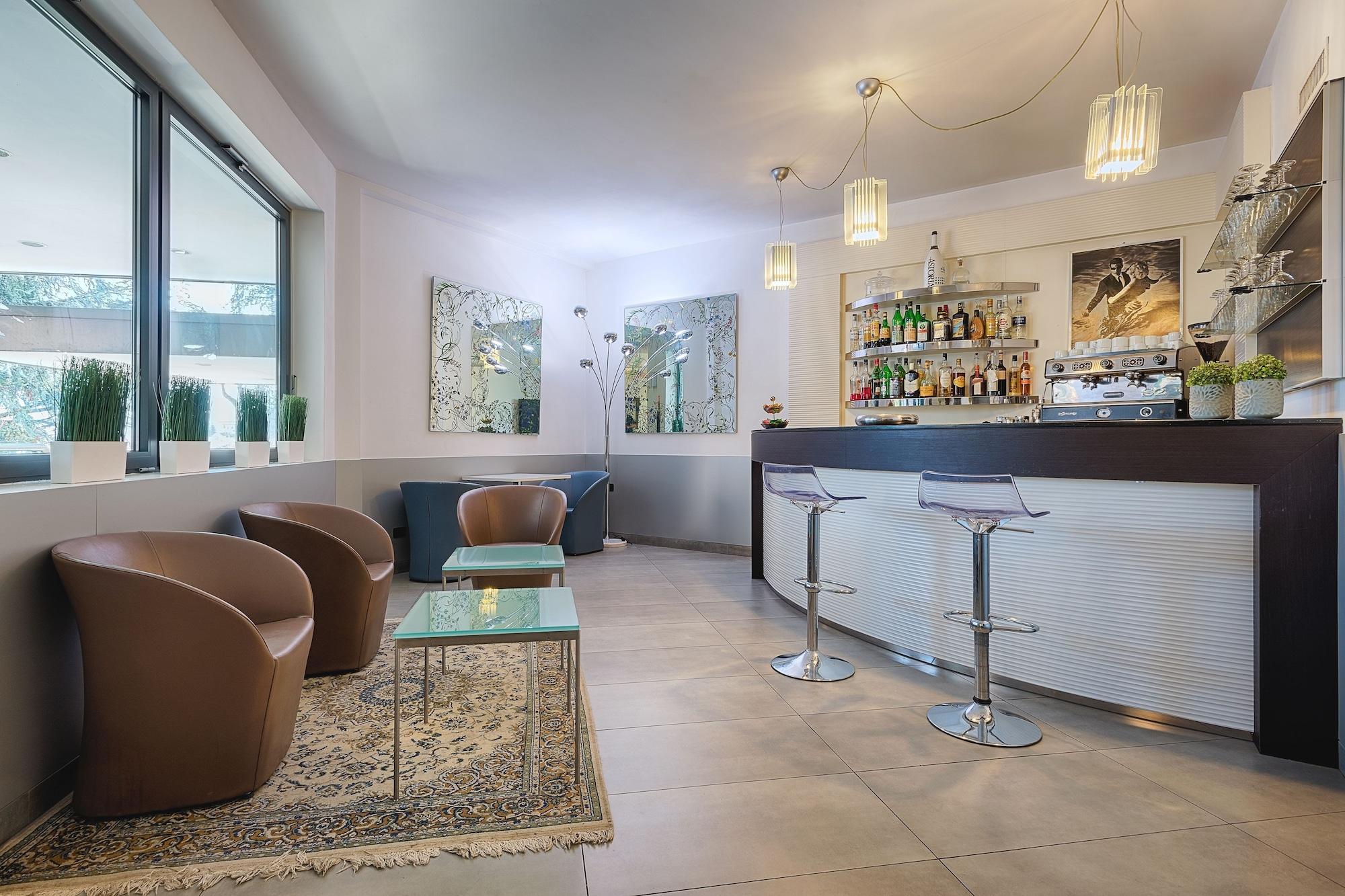 Bar/Salón Continental Urban Art Hotel