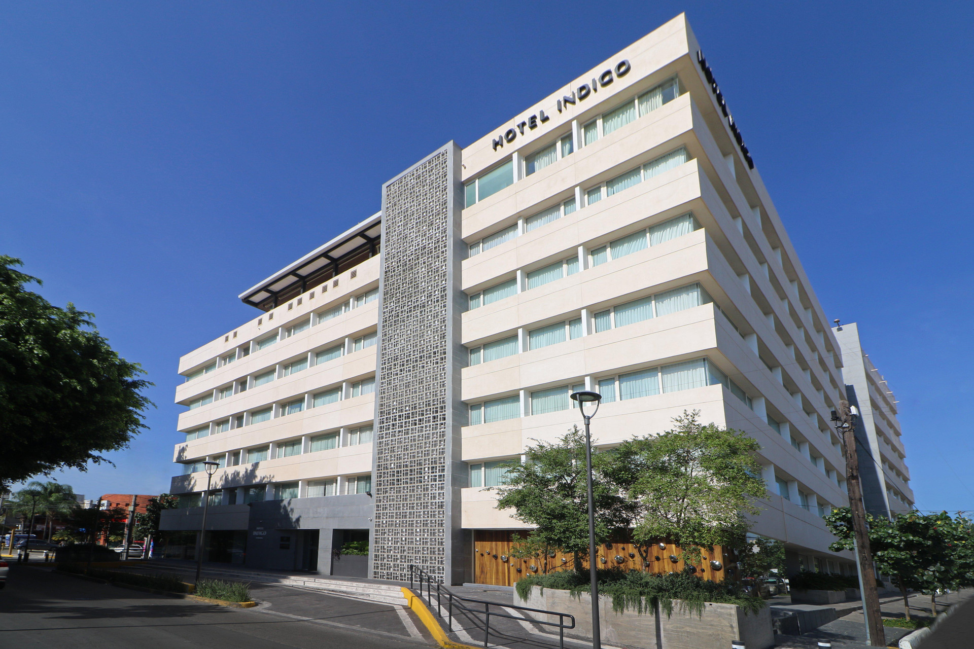 Vista Exterior Hotel 1970 Guadalajara, Curio Collection by Hilton