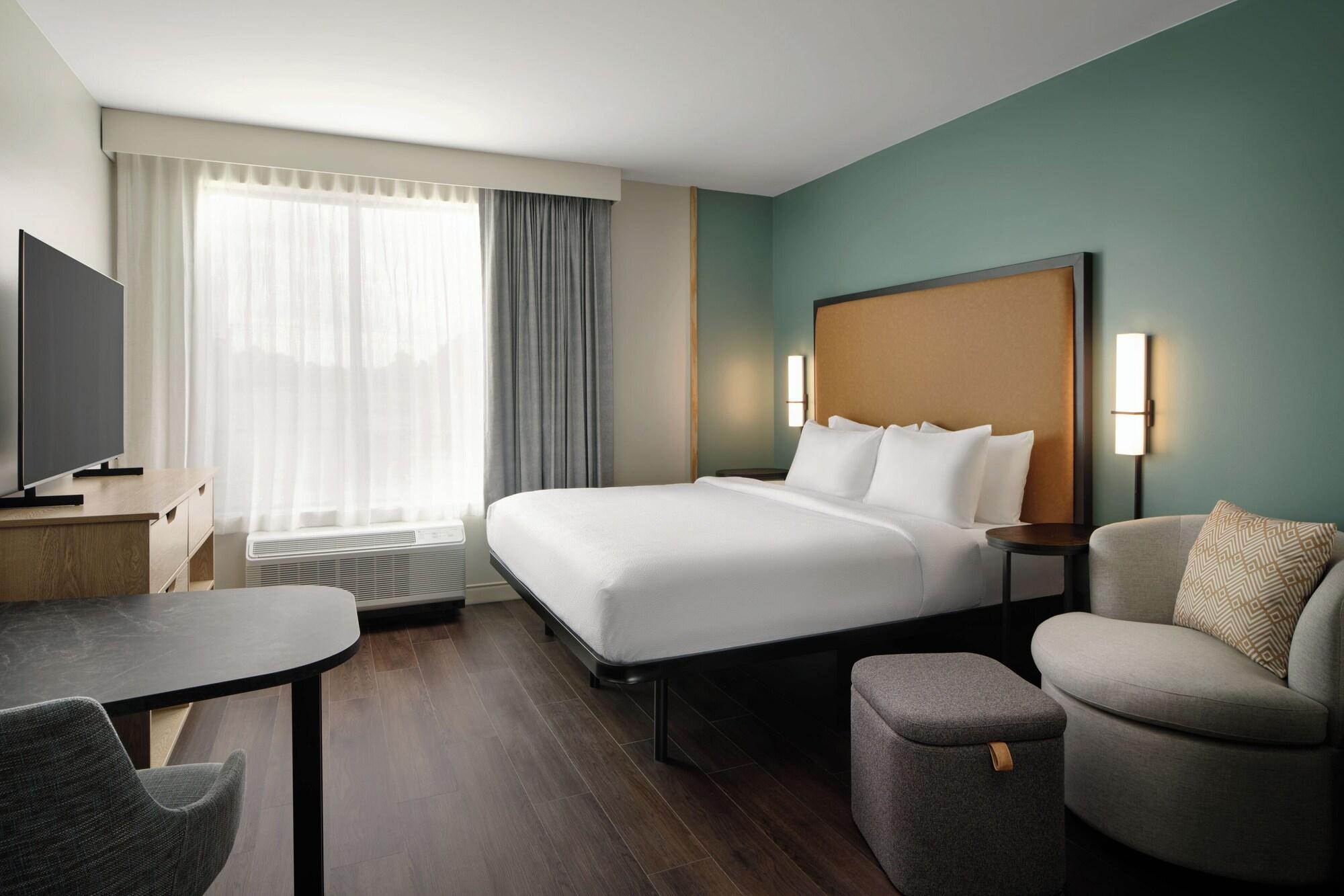 Habitación LivSmart Studios by Hilton Salt Lake City West Valley City