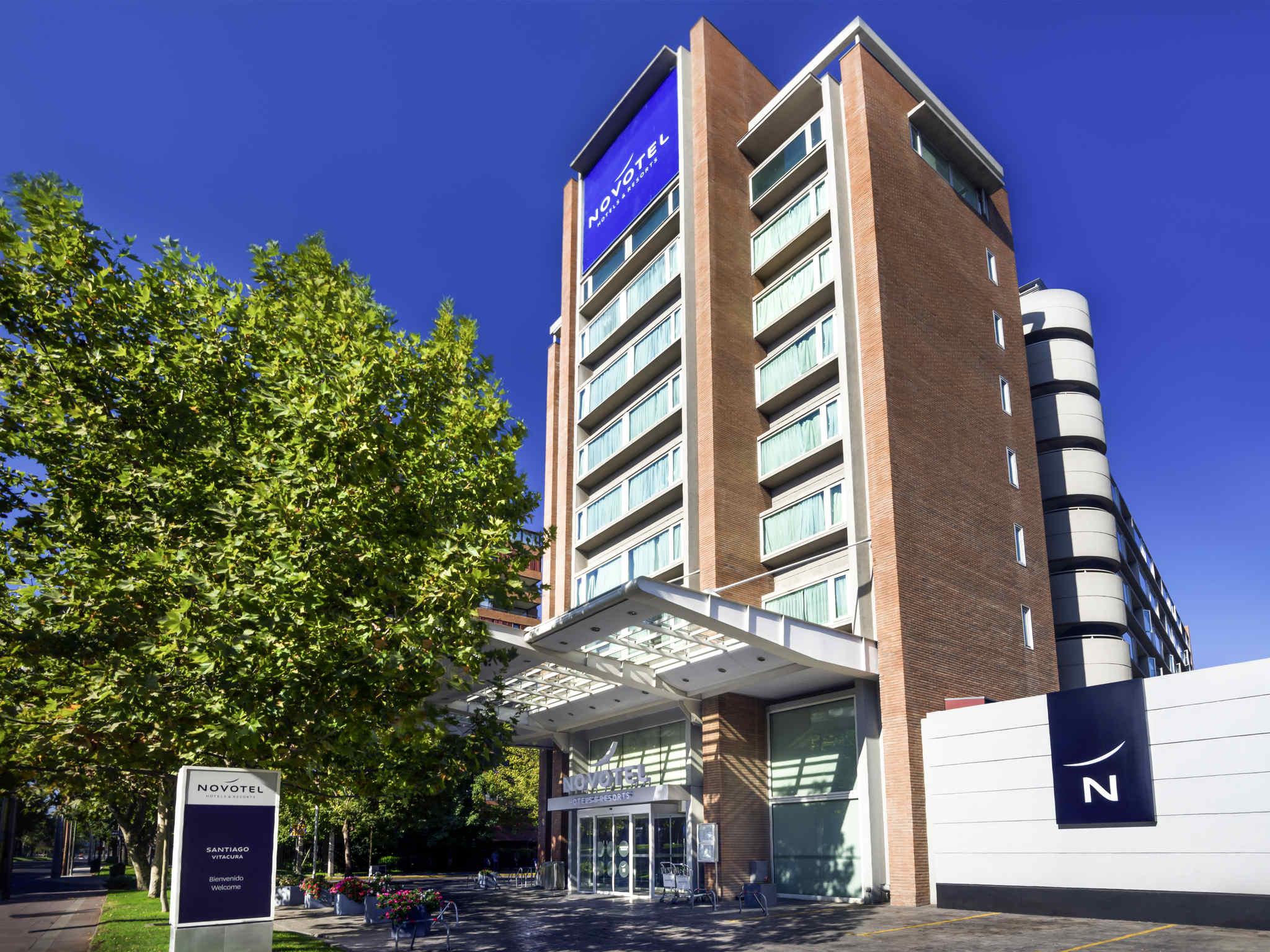 Vista Exterior Novotel Santiago Vitacura