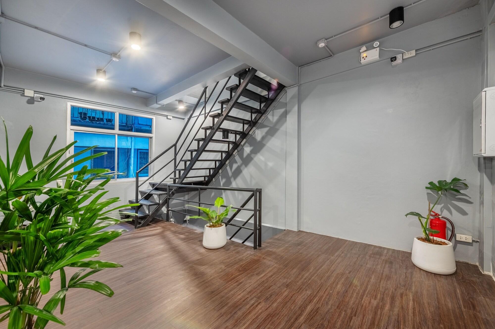 Varios Ti Thong Hostel