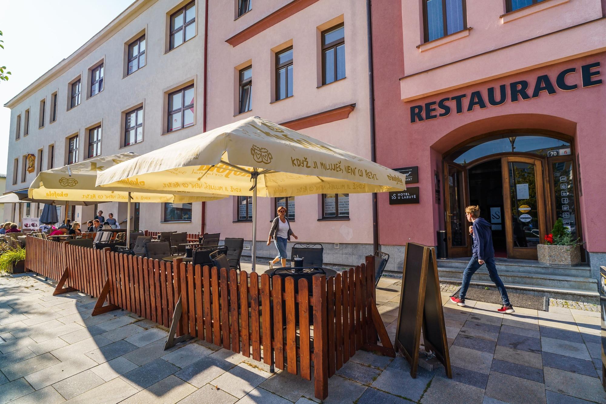 Vista Exterior Hotel U Labutě