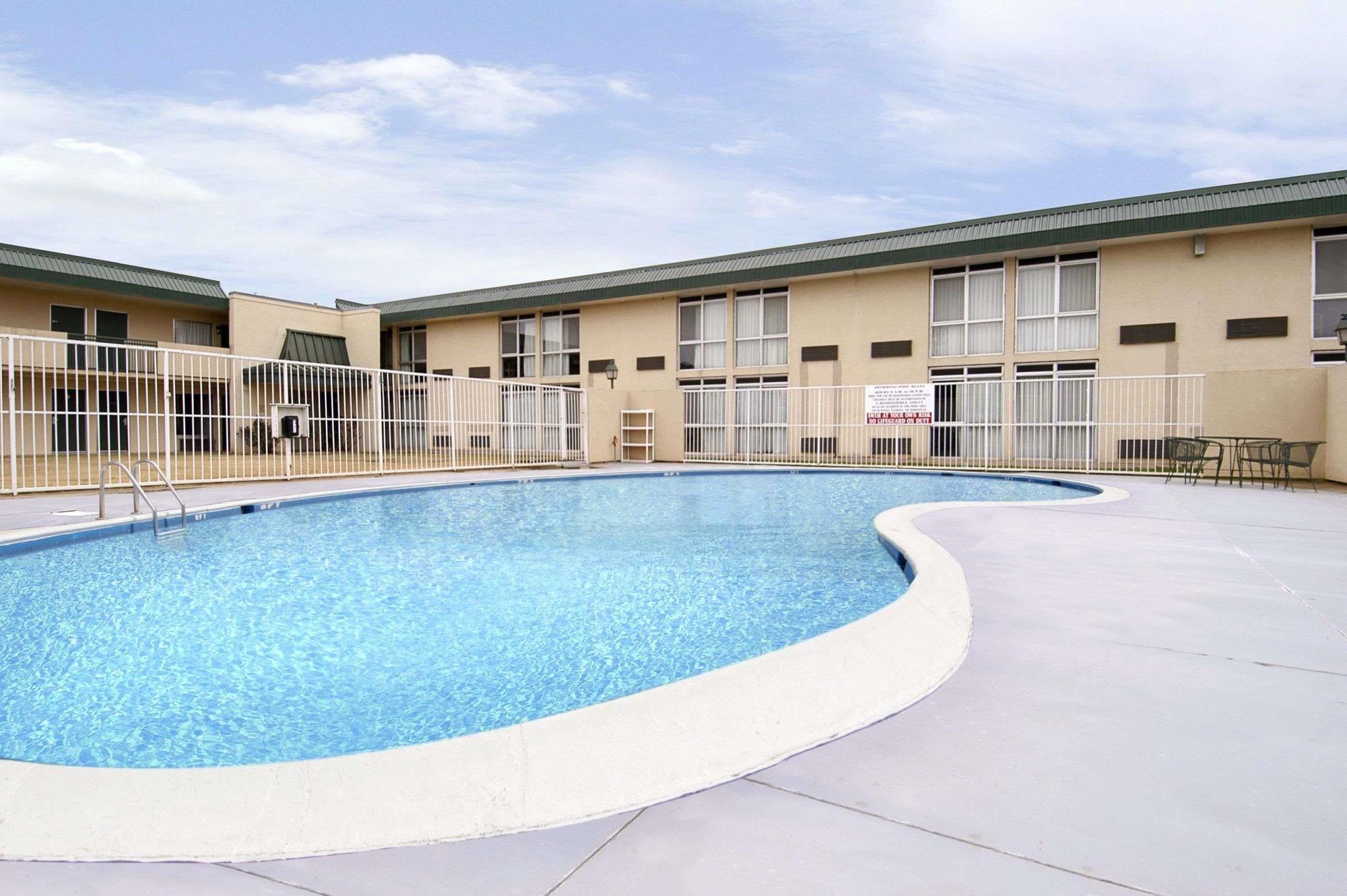 Vista Piscina Rodeway Inn