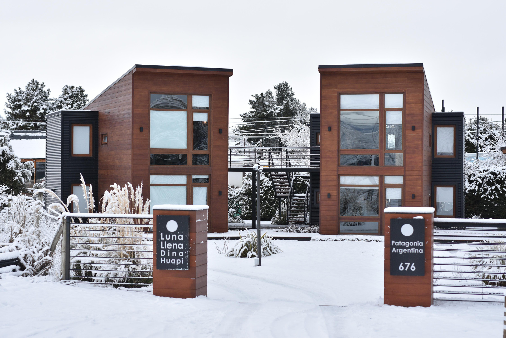 Vista Lobby Luna Llena Dina Huapi