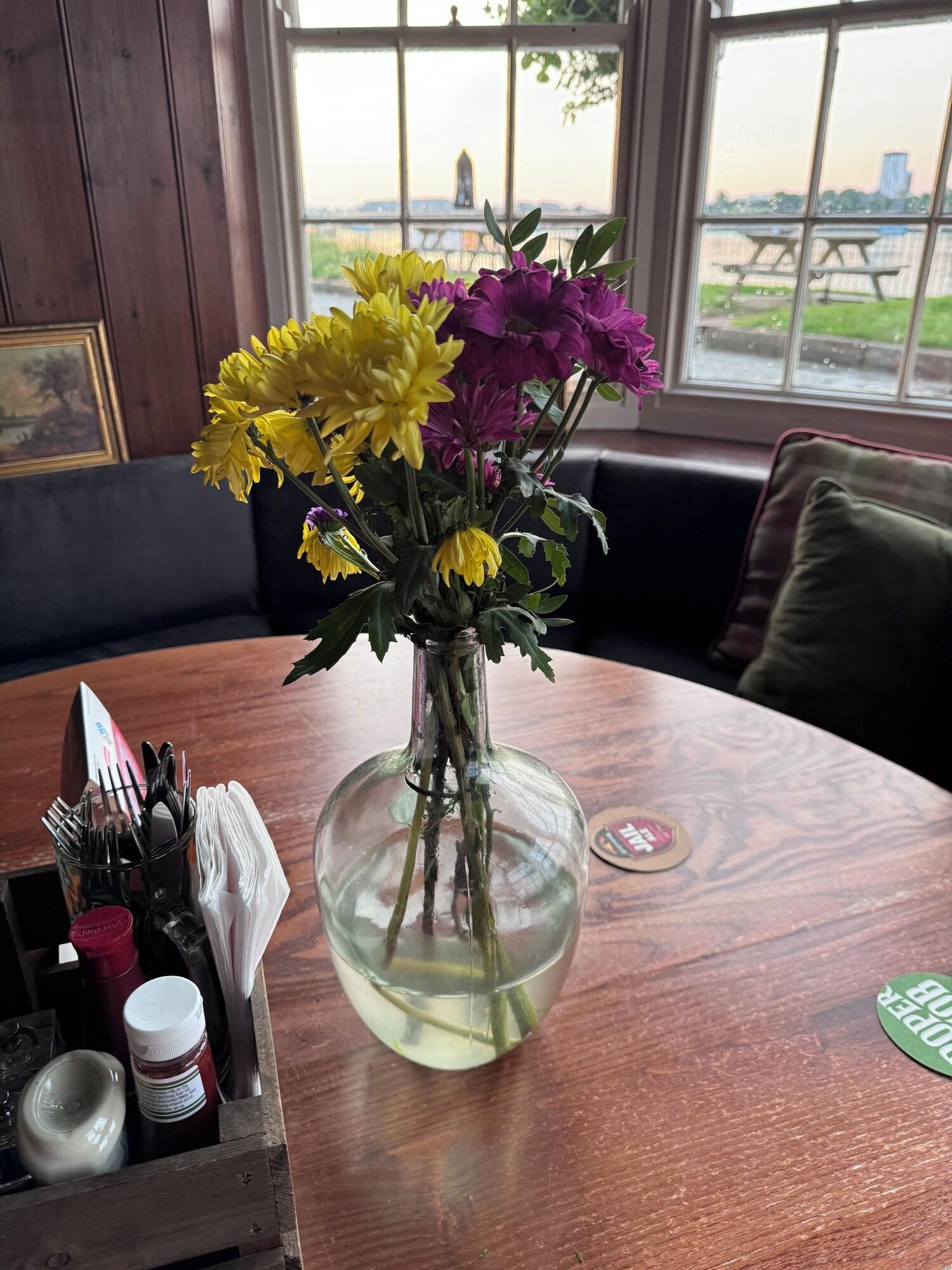 Restaurant The Edgcumbe Arms