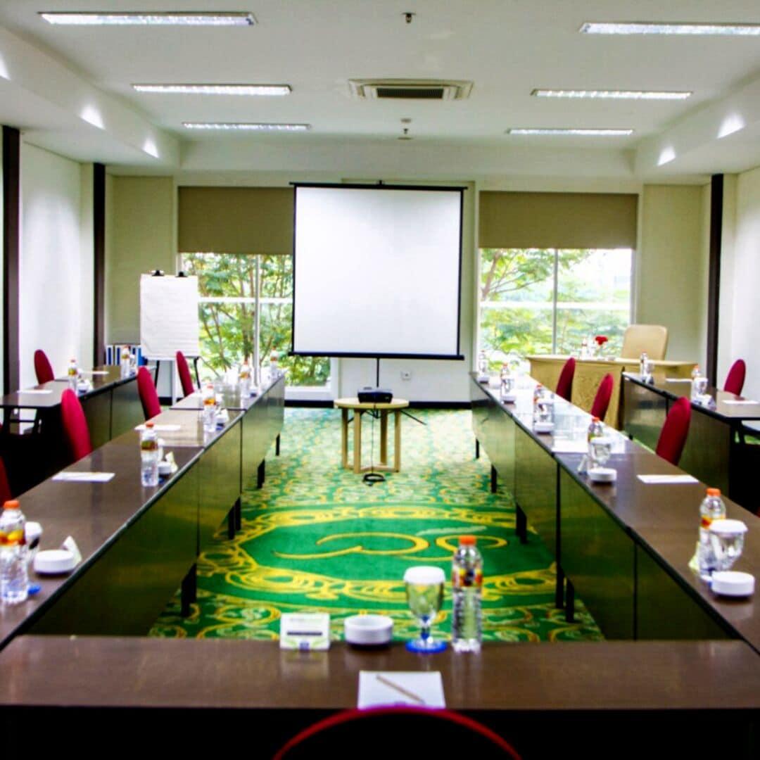 Sala de Reuniones Days Hotel & Suites by Wyndham Jakarta Airport