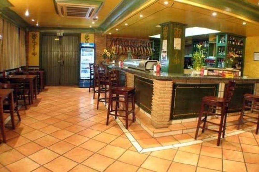 Bar/Salón Hotel Los Cerezos