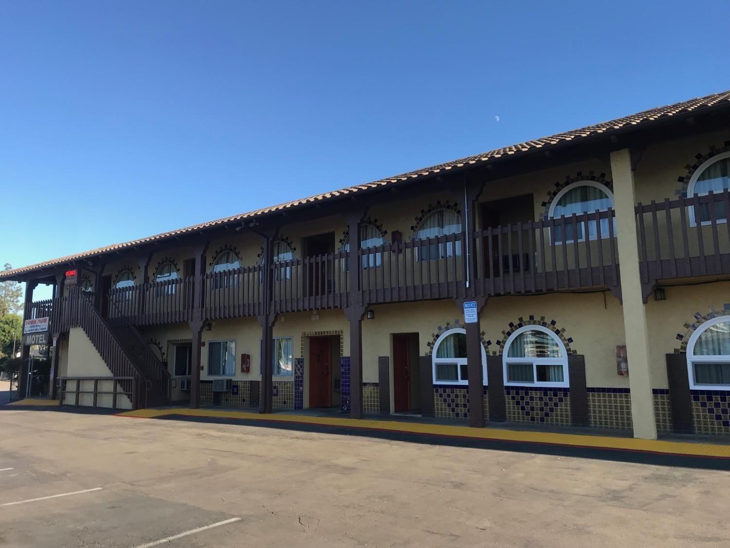 Vista Exterior Hacienda Motel