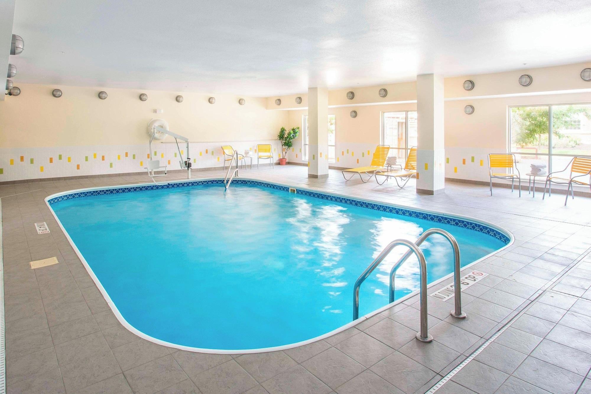 Vista Piscina Fairfield Inn & Suites Dayton South