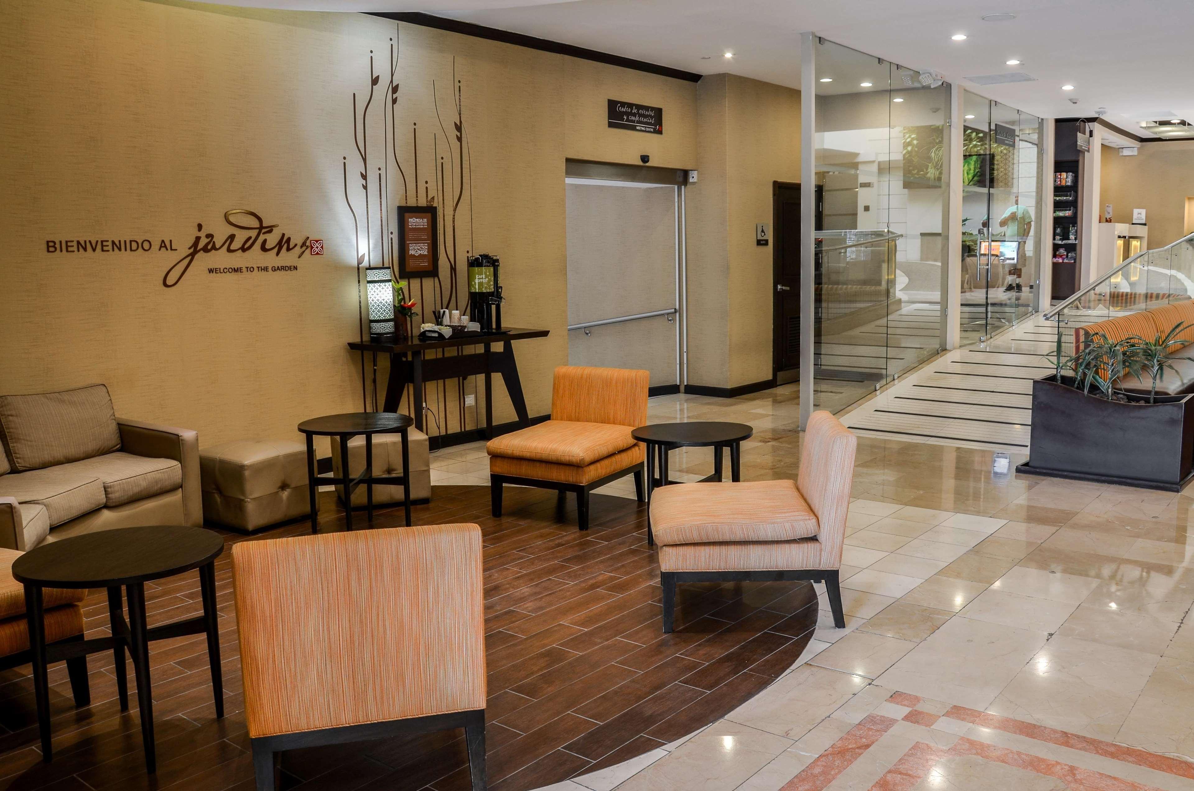 Vista Lobby Hilton Garden Inn Guatemala City