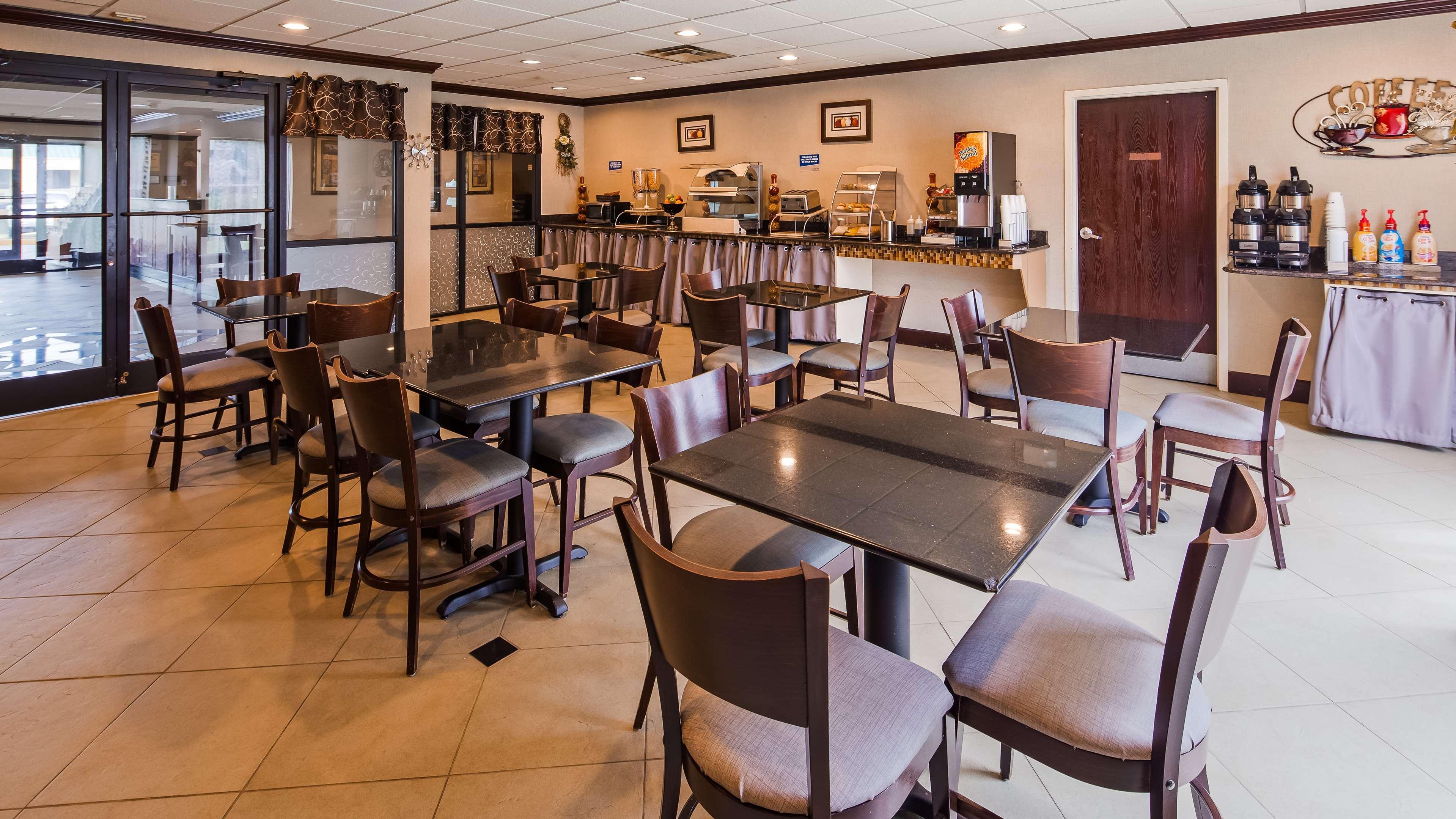 Restaurant Baymont By Wyndham La Vergne