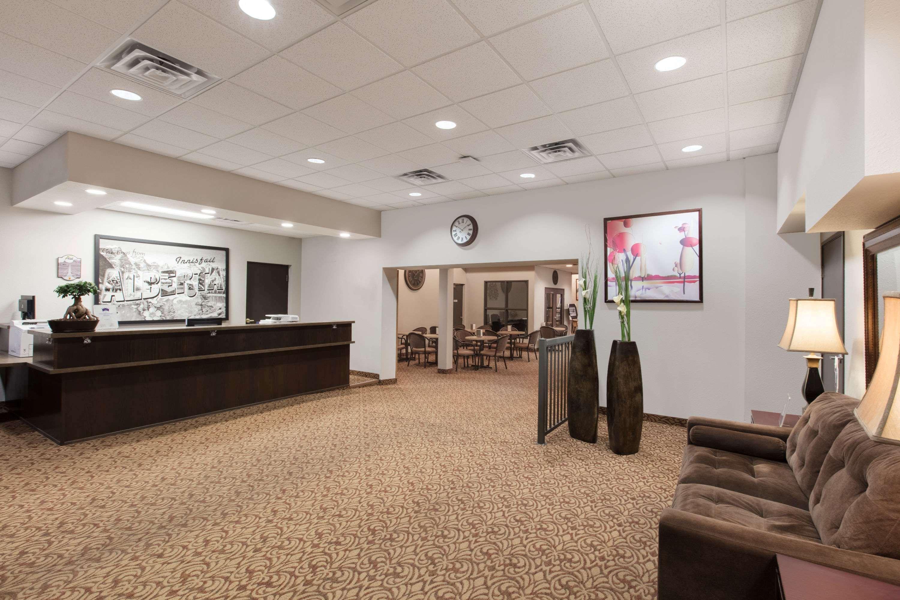 Vista Lobby Super 8 by Wyndham Innisfail