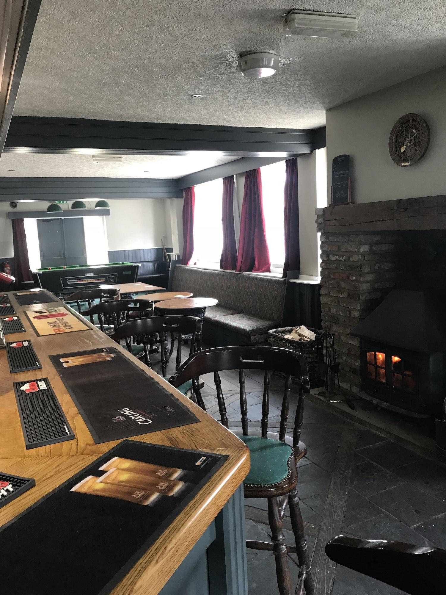 Varios Black Bull Inn