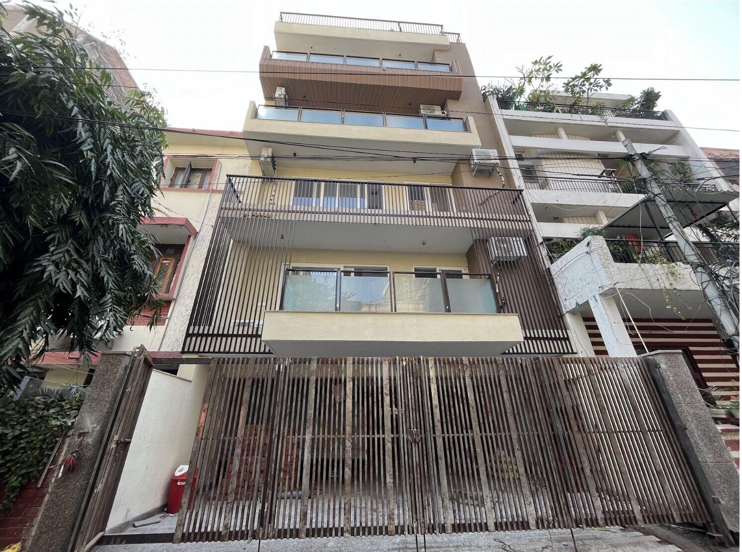 Varios Fully Furnished Room in Hauz Khas