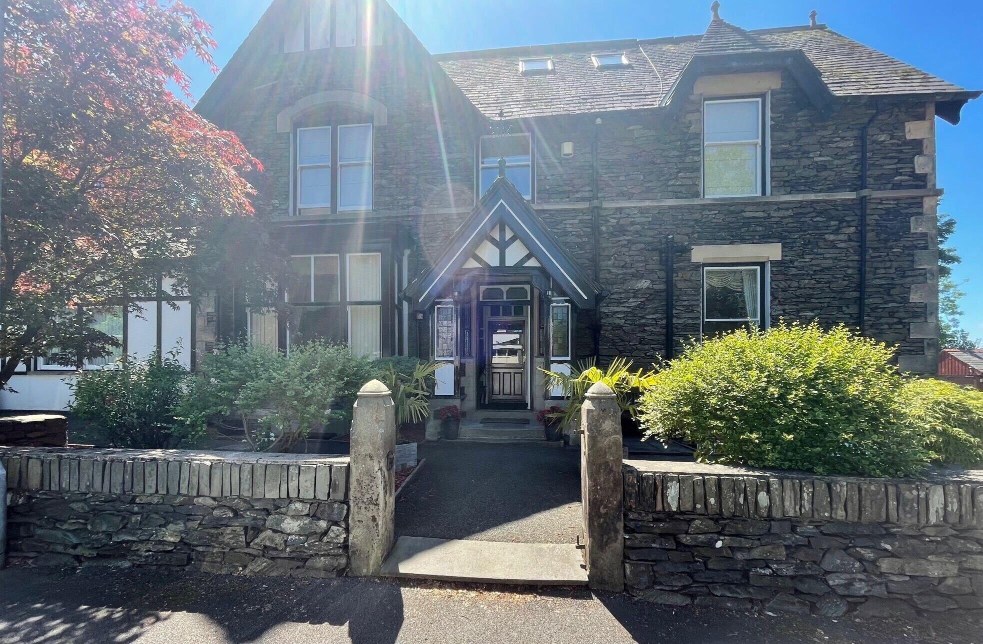 Vista Exterior Beaumont House with FREE off-site Health Club - Adults Only