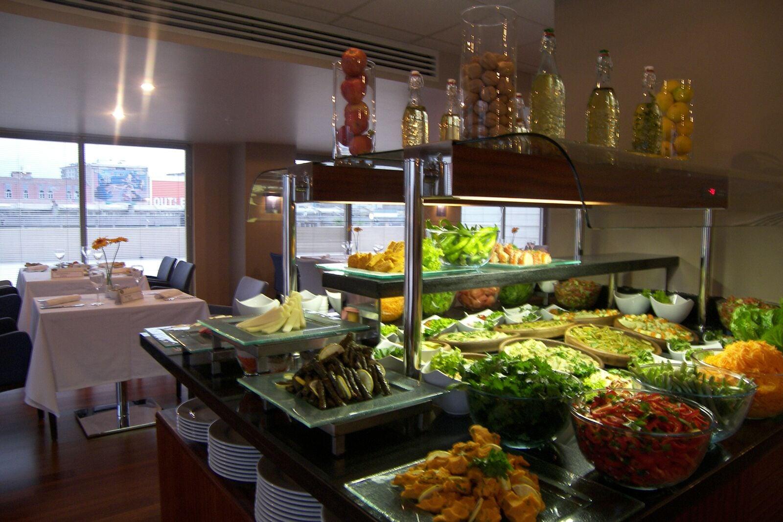 Restaurant City One Hotel & SPA