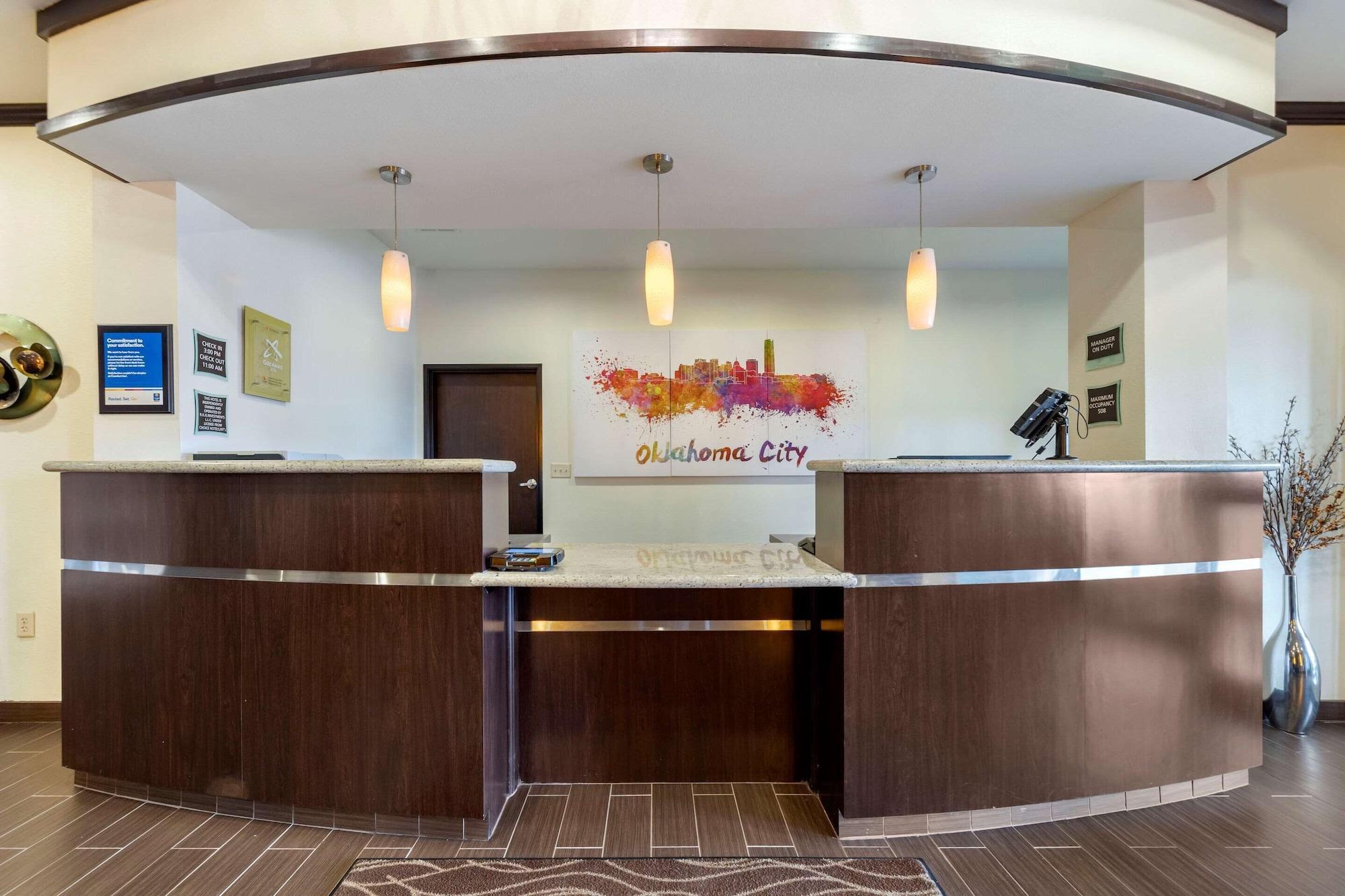 Vista Lobby Comfort Inn & Suites Oklahoma City West - I-40