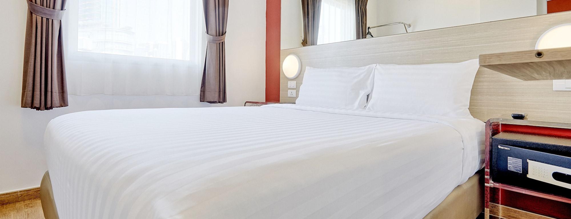 Varios Easy Planet Phuket, Patong