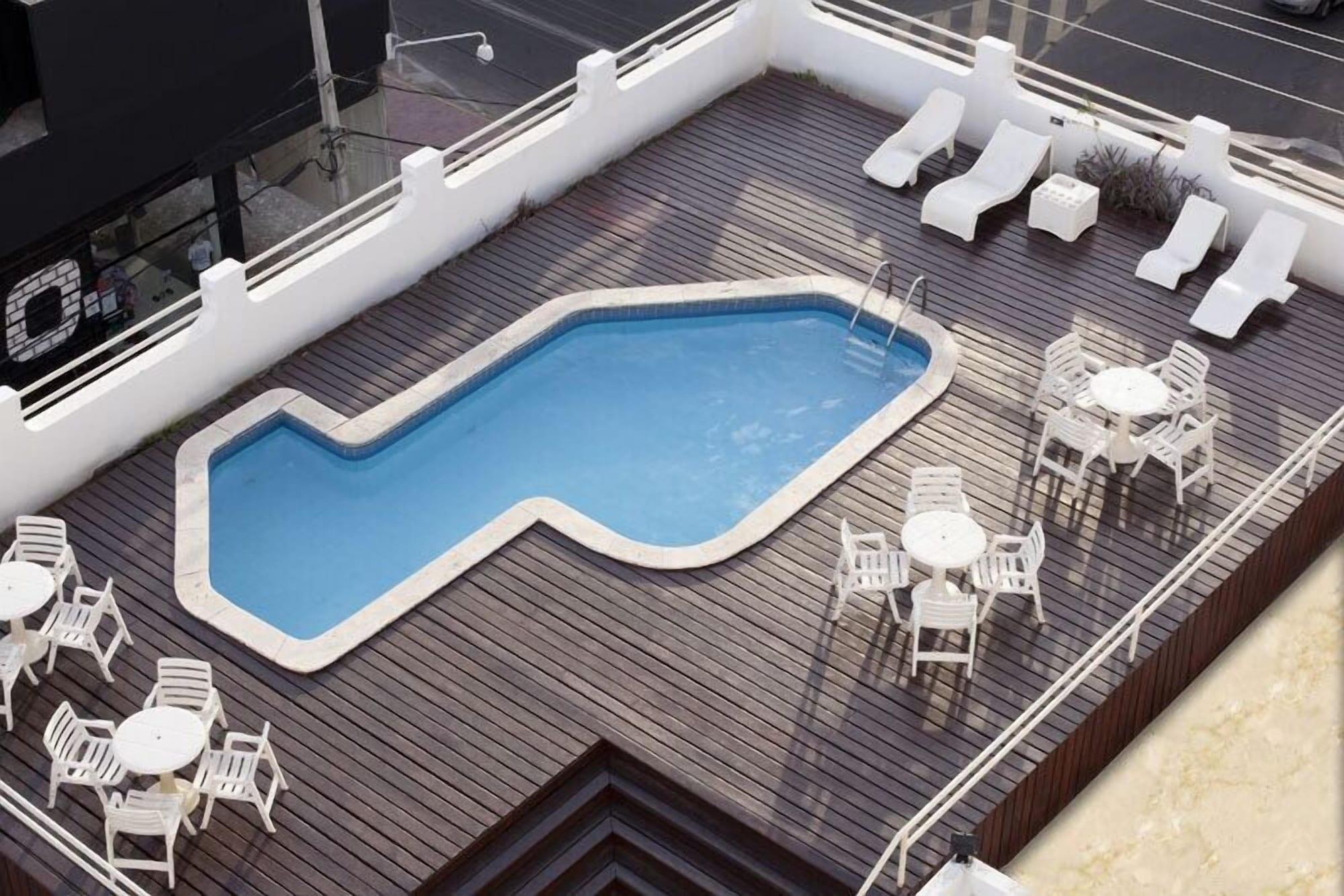 Varios JB Hotel